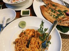 -Chom Cafe and Restaurant