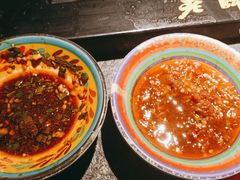 -老牌坊云南鱼豆花火锅(哈西万达店)