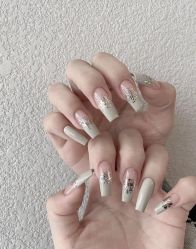 -蜜桃美甲美睫化妆