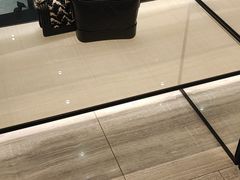 -CHANEL(戴高乐机场T 2E店)