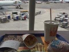 -星巴克(香港国际机场44号闸店)