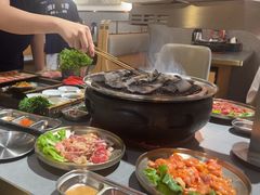 -围炉肉舍•炭烤活鳗•丹东海鲜烤肉(步行街店)