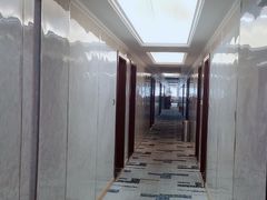 -宸玥酒店(成都西南财大地铁站店)