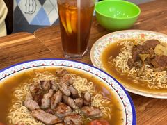 肉丁力肠公仔面-永安咖啡室