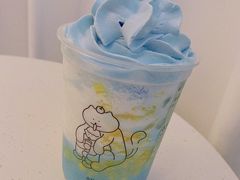 -喜茶(迪士尼小镇·平行宇宙店)