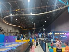 -超时空蹦床团建·VR潮玩运动娱乐·生日派对游乐园(金桥店)