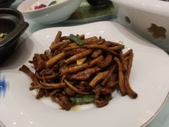 茶树菇炒牛柳-一品粤珍轩(吴中路店)