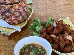 炸猪皮-傣家寨花园主题餐厅