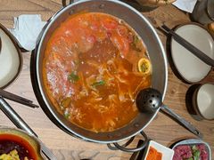 老凯俚酸汤鱼-野山舂·贵州现舂酸汤火锅(鸿通城店)