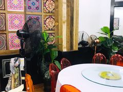 -刘姐啤酒鱼民族演艺餐厅(西街总店)