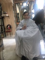 -天下皇剪新潇洒美容美发