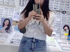 -诺柯视眼镜-蔡司依视路官方工厂店(淞南一店)