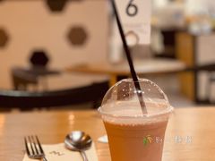 草莓奶昔-HELLO 27 意面·沙拉·帕尼尼