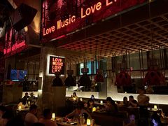 -FOUR PLAY BAR