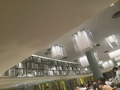 -上海滴水湖皇冠假日酒店