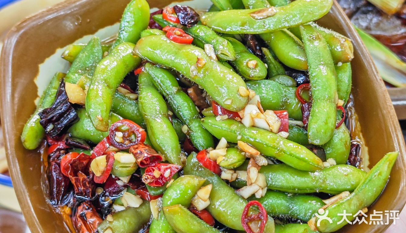 生活没那么复杂，一片江景➕一锅牛杂😆  