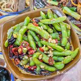 生活没那么复杂，一片江景➕一锅牛杂😆  