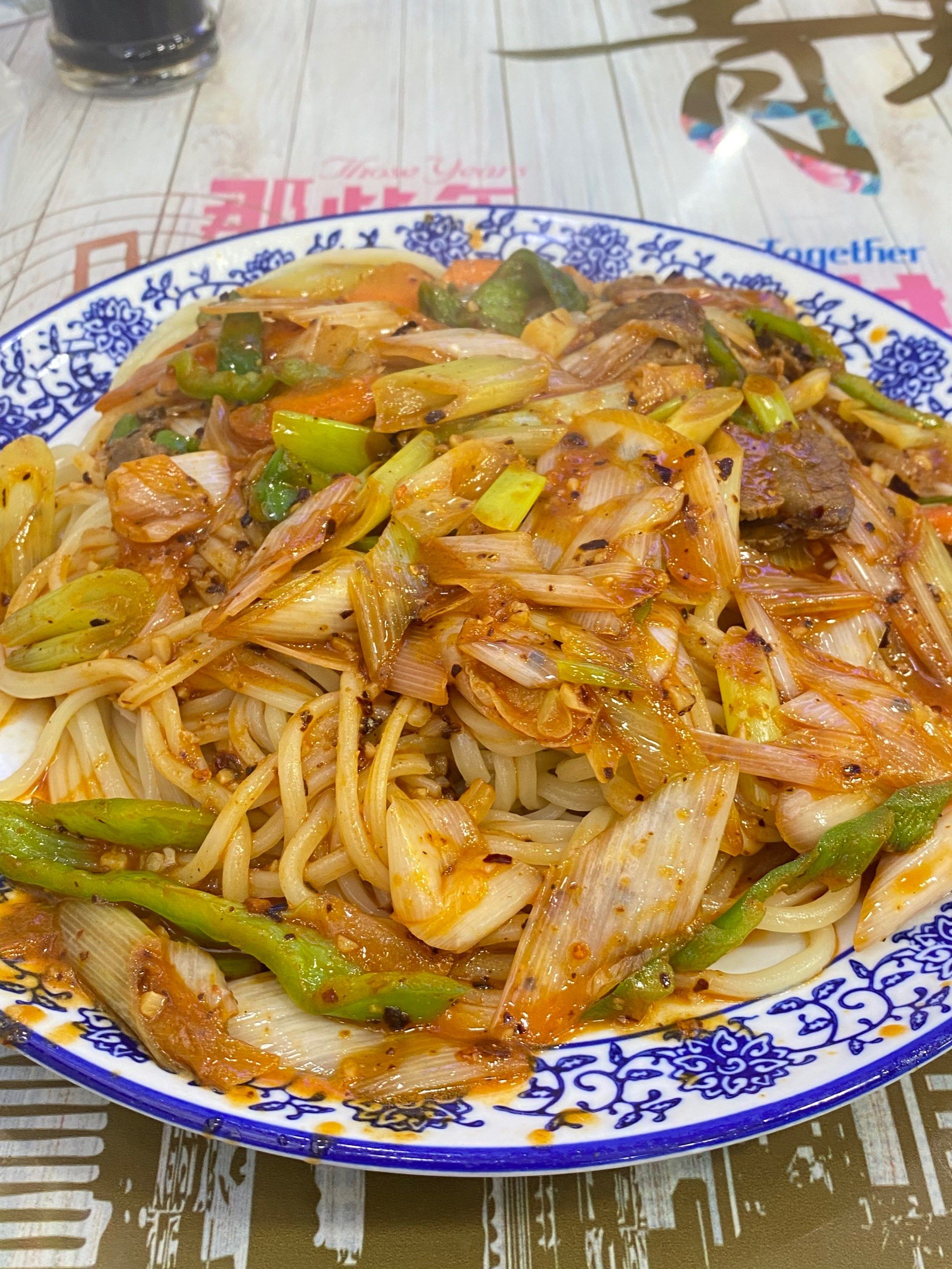 偶尔就是很想吃吃兰州拉面,葱爆牛肉很不错耶!
