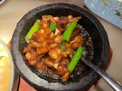 石锅杭椒牛蛙-虫二酒肆(美罗城店)