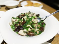 荠菜烩双菇-廊亦舫Lang Yi Fang Restaurant(金桥店)