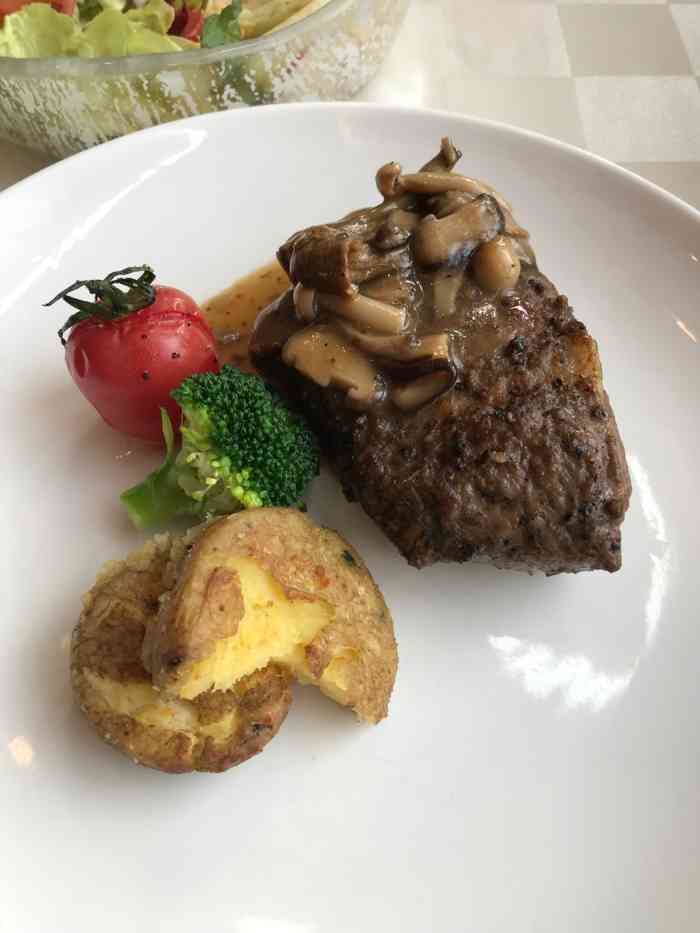 西堤厚牛排(凯德mall西直门店)-"环境挺清雅的,感觉西直门点的环境不