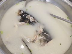 -雪湖煜辰鱼头老店(雪野湖店)