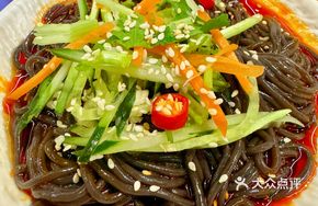 Sichuan Spicy and Sour Fern Root Noodles