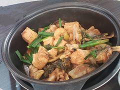 酸菜焖鱼头鱼尾-鸿渡渔庄·特色鸭咀鱼