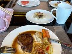 -大中华希尔顿酒店-念自助餐·嗨啤·小龙虾