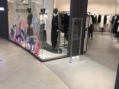 -URBAN REVIVO(七宝领展广场店)