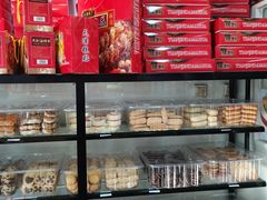 面包甜点陈列柜-宝顺祥糕点批发部(滨海人家店)