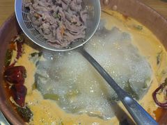 -洱火云南酸菜牛肉火锅(石景山当代商城店)