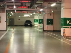 -虹桥天地-停车场