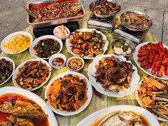 -丹水桥地锅鱼·翘嘴鲌·地方特色全鱼宴(丹江口大坝店)