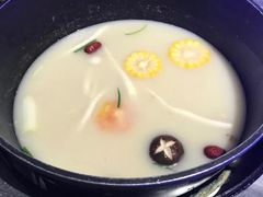 -三人行骨头王火锅(长寿店)