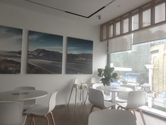-宁波宝信宝马4S店(江北日湖店)