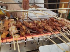 -哈尔滨小酒馆·鲜肉现穿自助烧烤(康新花园店)