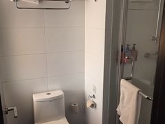 -桔子酒店(上海西藏北路地铁站店)