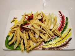 -三江源美食城