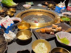 -铭牛烧肉·和牛海鲜自助(高新月牙湖店)