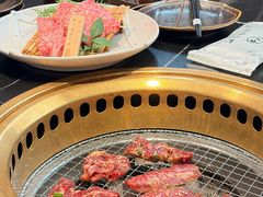 -山川小町·极番烧肉(新地假日广场店)