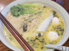 一招鲜家烧黄鱼面-囍鱼宁波黄鱼面·深夜食堂(上海首店)
