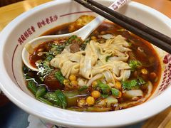 招牌红烧牛肉米粉-呷佬·长沙手工米粉(金沙江路店)