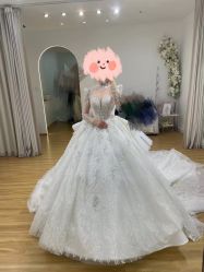 -曼青婚纱礼服馆