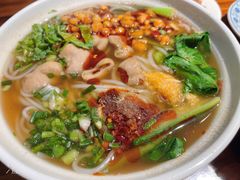 -爆炸头阿姨小四川正宗川味小吃(无任何分店)