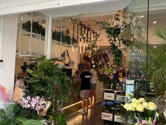 -FLOVIE FLORIST CAFE