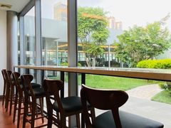 -广州鸿粤星辉奔驰4S店(钟村店)