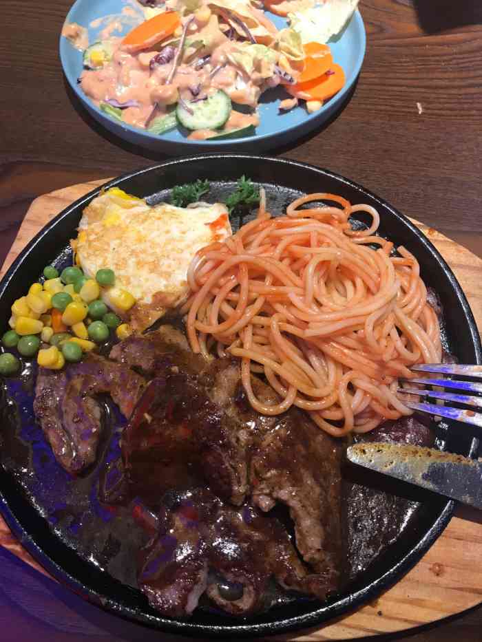 酷叔街头牛排(火车头步行街店)-"位置在槐中路火车里步行街北数第4大