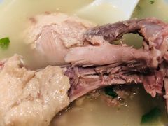 酸萝卜老鸭锅-gleeglee乐溢亦茶(合生汇店)