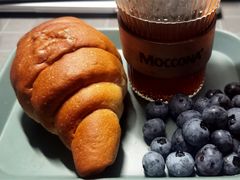 海盐羊角面包-TIMO COFFEE 阿拉校园面包